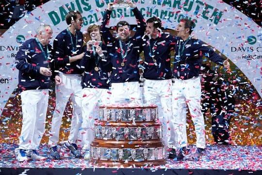 Team Russland feiert den insgesamt dritten Davis-Cup-Triumph.