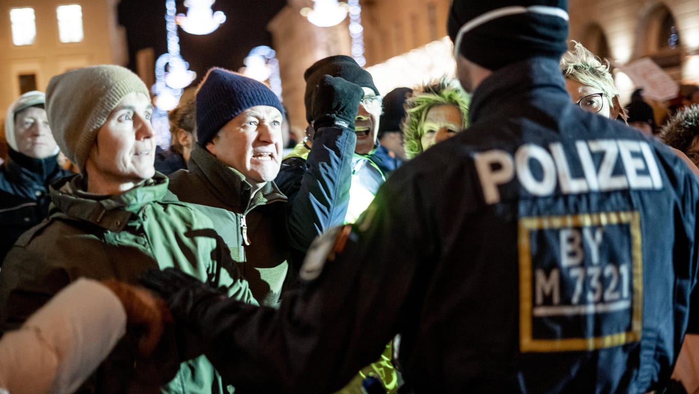 "Querdenken"-Demonstration in München: Am Wochenende kam es erneut an vielen Orten zu Protesten.