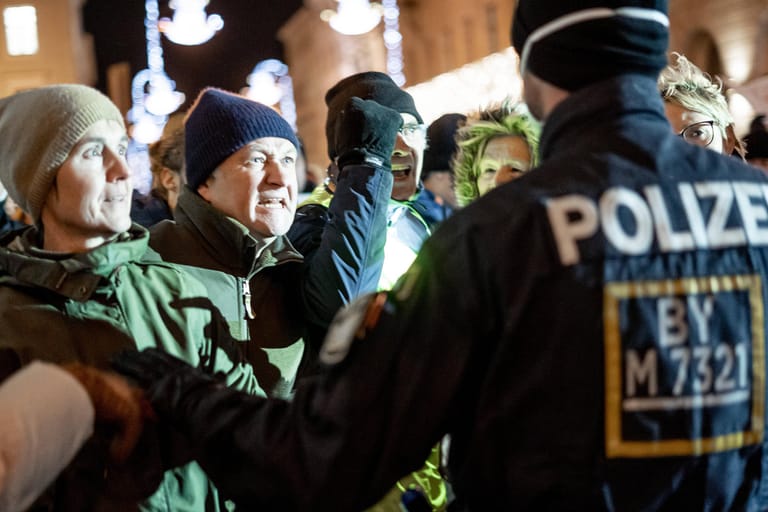 "Querdenken"-Demonstration in München: Am Wochenende kam es erneut an vielen Orten zu Protesten.