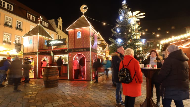 Weihnachtsmarkt in Quedlinburg: Wegen der hohen Corona Auflagen ging das Besucheraufkommen während der letzten Tage stark zurück.