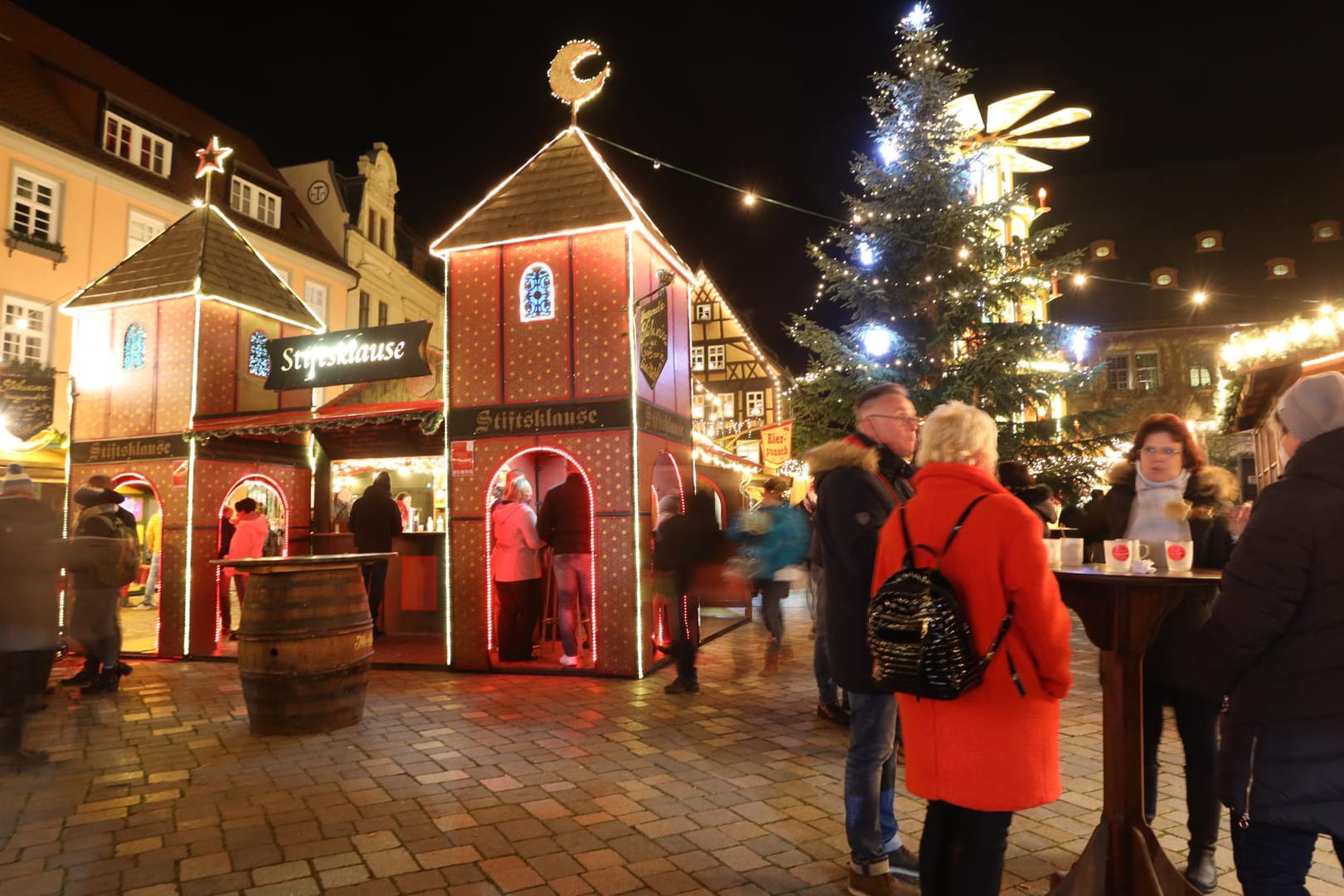 Weihnachtsmarkt in Quedlinburg: Wegen der hohen Corona Auflagen ging das Besucheraufkommen während der letzten Tage stark zurück.