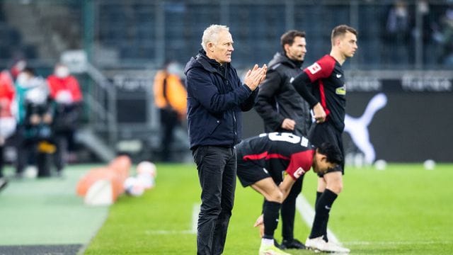 Freiburgs Trainer Christian Streich gewann zum ersten Mal in Mönchengladbach. Freiburgs Trainer Christian Streich gewann zum ersten Mal in Mönchengladbach.
