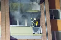 Feuer-Drama in Köln: Mann flieht vor..