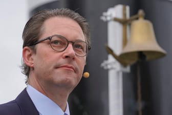Andreas Scheuer: Die Ampel setze sich auf beschlossene Themen und verkaufe sie für neu, so der scheidende Verkehrsminister.