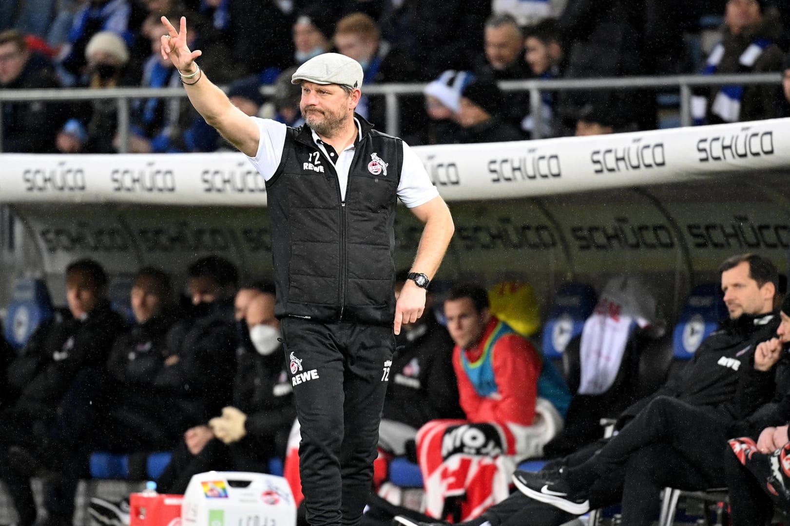 Trainer Steffen Baumgart beim Spiel gegen Arminia Bielefeld: "Bielefeld hat uns in vielen Bereichen den Schneid abgekauft."