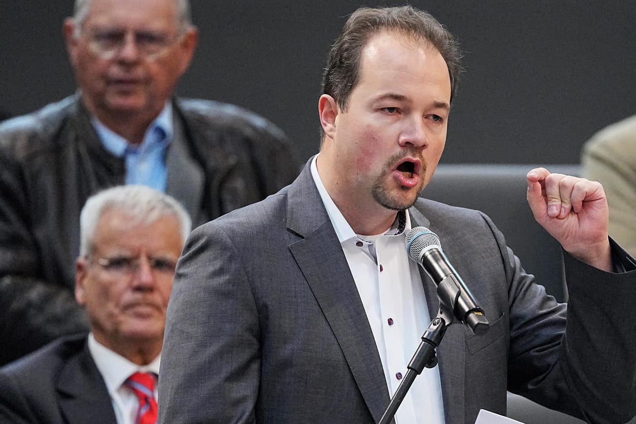 Martin Sichert: Er wettert im Bundestag gegen Impfungen und 2G-Regeln.
