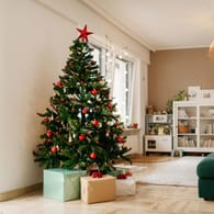 Künstliche Weihnachtsbäume: Die besten Modelle für ein besinnliches Weihnachtsfest.