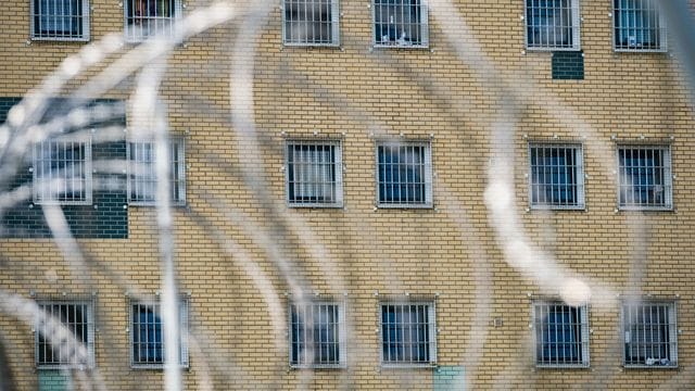 Justizvollzugsanstalt Hannover (Archivbild): In der JVA hat es einen Corona-Ausbruch gegeben. Justizvollzugsanstalt Hannover (Archivbild): In der JVA hat es einen Corona-Ausbruch gegeben.