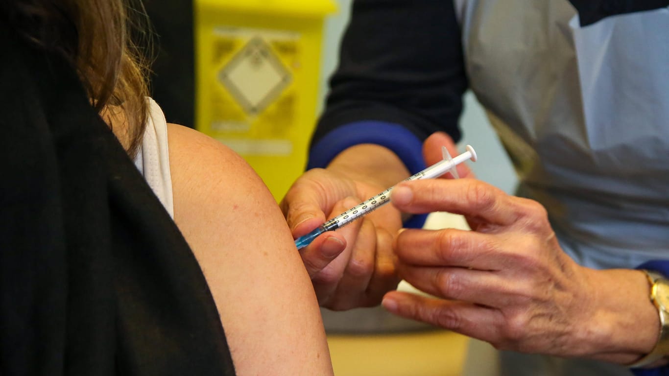 Covid-Impfung: Der dritte Piks soll noch besseren Schutz vor Infektionen bieten.