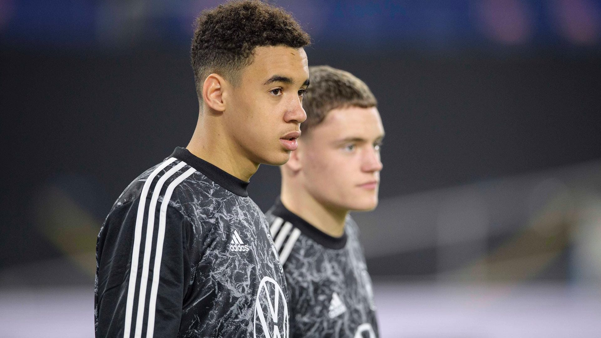 Das Internationale Zentrum für Sportstudien hat geschätzte Transferwerte für die wertvollsten offensiven Mittelfeldspieler unter 23 veröffentlicht. Ein Bundesligaspieler führt die Liste sogar an. t-online zeigt Ihnen die Top 10.