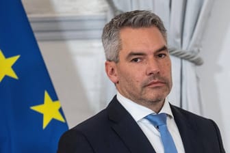 Karl Nehammer: Österreichs neuer Bundeskanzler will im Kampf gegen die Corona-Pandemie eine neue Strategie verfolgen.
