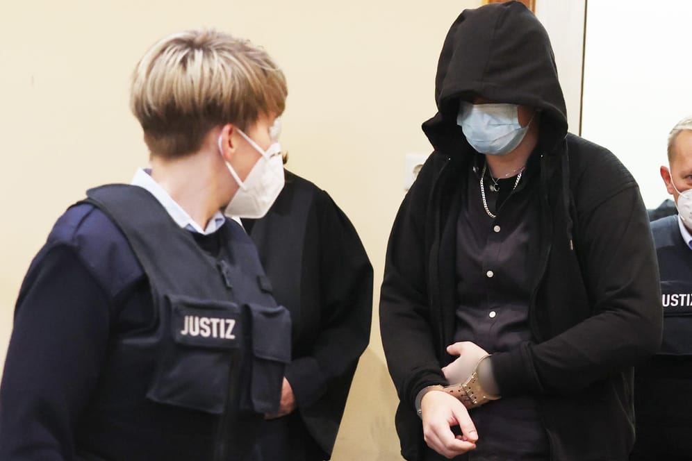 Der Angeklagte im Landgericht Thüringen: Der 25-Jährige ist zu einer Haftstrafe verurteilt worden.