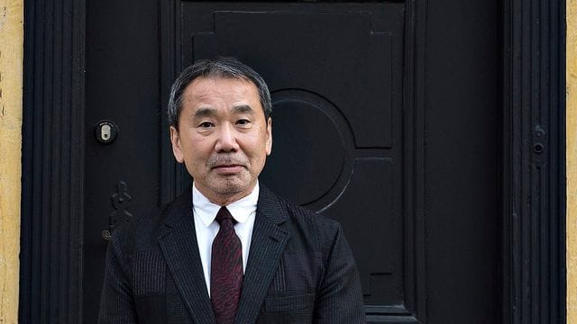Haruki Murakami öffnet seinen Kleiderschrank - unf verrät dabei einiges über sein Leben. Haruki Murakami öffnet seinen Kleiderschrank - unf verrät dabei einiges über sein Leben.