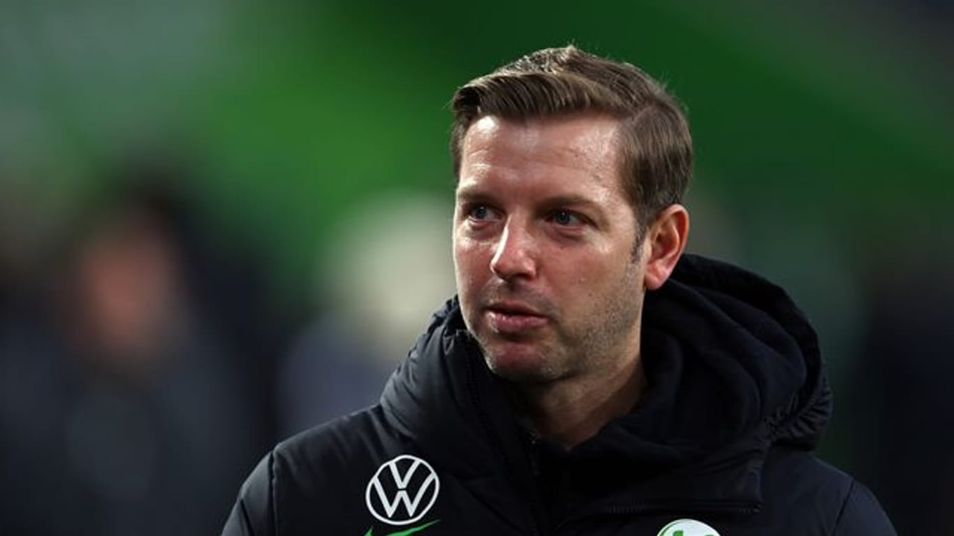 Wolfsburgs Trainer Florian Kohfeldt braucht mit seinem Team einen Sieg.