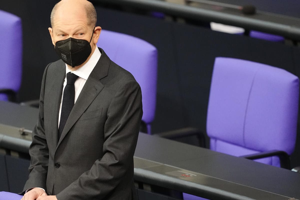 Der künftige Kanzler Olaf Scholz im Bundestag: Das Parlament debattierte am Dienstag in erster Lesung über eine geplante Impfpflicht für bestimmte Berufe.