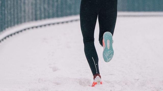 Kalte Jahreszeit: Vieles spricht dafür, auch im Winter die Laufschuhe zu schnüren.