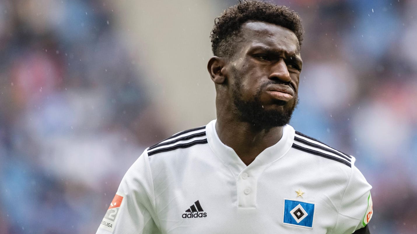 Bakery Jatta: Der Fußballer ist in Gunjur (Gambia) geboren, spielt inzwischen aber seit 2016 für den Hamburger SV.