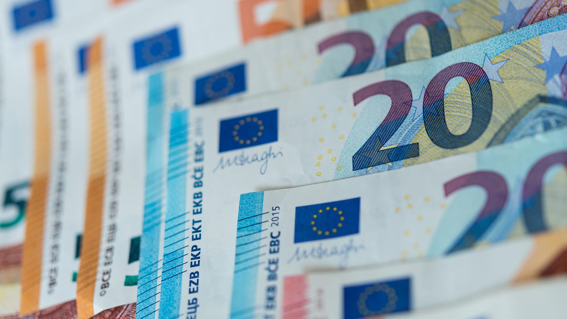 Die bekannten Geldscheine bekommen bald einen neuen Anstrich. Wie sähe Ihre perfekte Banknote aus?