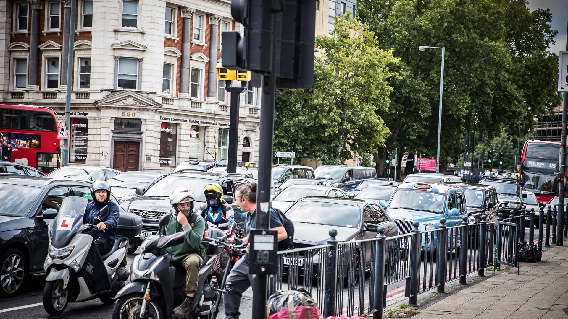 Dichter Verkehr in London (Archivbild): Die Hauptstadt des Vereinigten Königreichs liegt bei den Staus weit vorne.