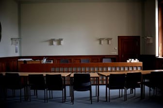 Gerichtssaal im Kammergericht in Berlin-Schöneberg (Symbolfoto): Ein 32-jähriger Syrer muss elf Jahre in Haft.