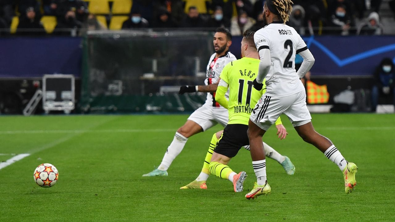 Marco Reus (M) erzeilt auch das Tor zum 3:0 gegen Besiktas.