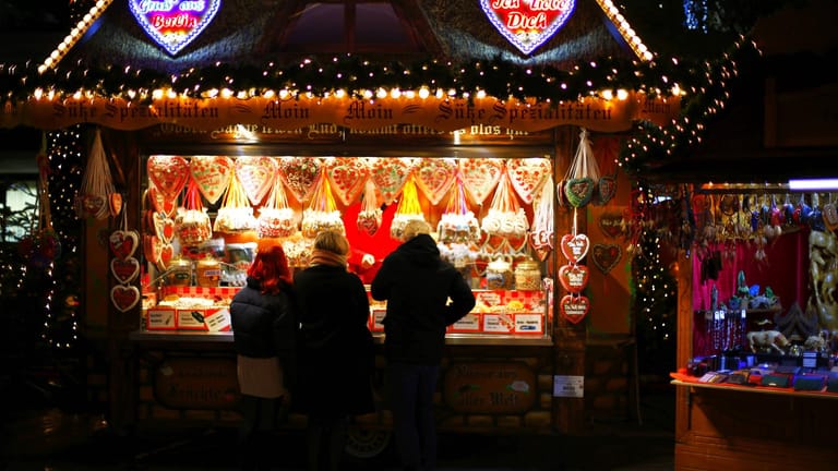 Weihnachtsmarkt in Berlin (Symbolfoto): Auf den Märkten der Stadt gilt 2G.