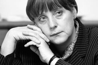 Angela Merkel im Dezember 1996: Sie hielt es alles stoisch aus.