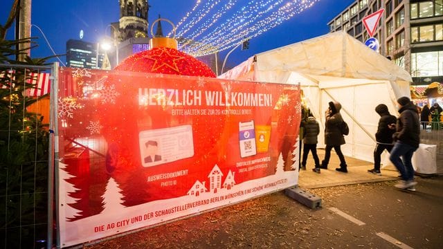 Weihnachtsmarkt auf dem Breitscheidplatz Weihnachtsmarkt auf dem Breitscheidplatz