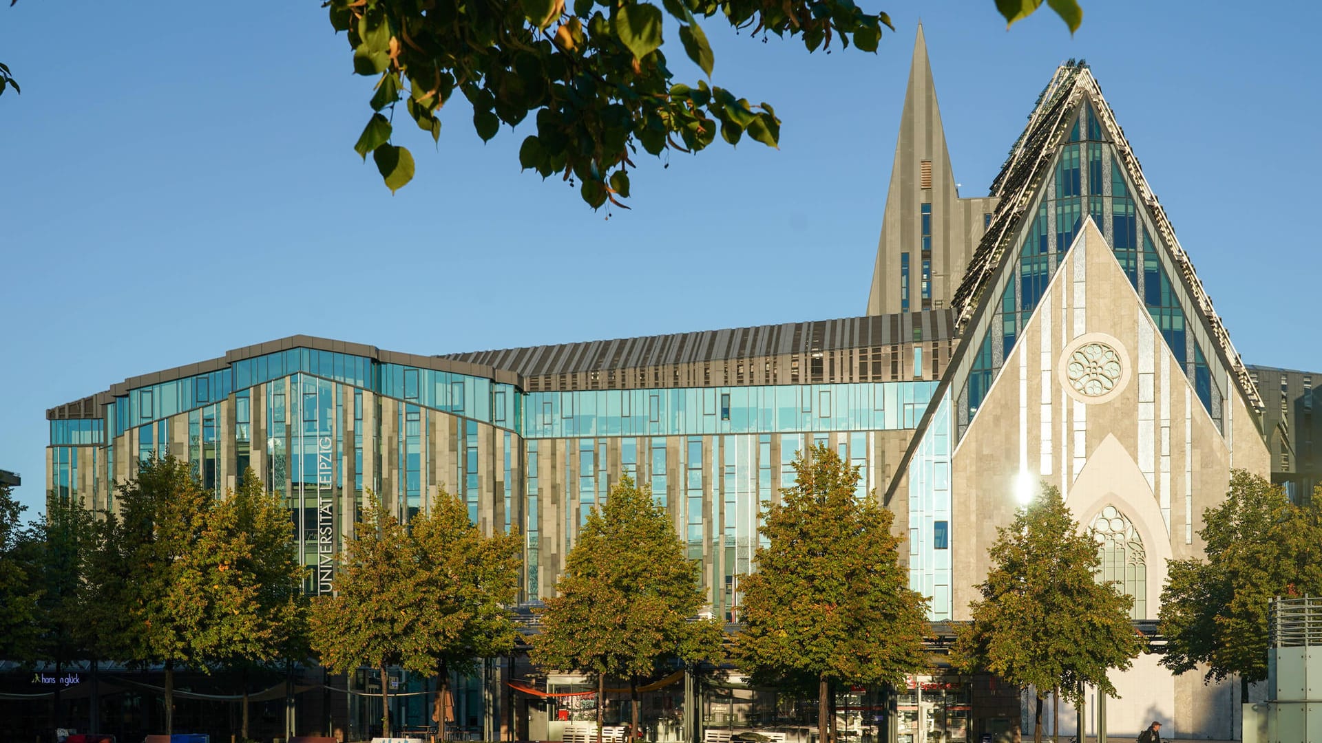 Das Augusteum der Universität Leipzig (Archivbild): Die Studenten werden zunächst wieder digital unterrichtet.