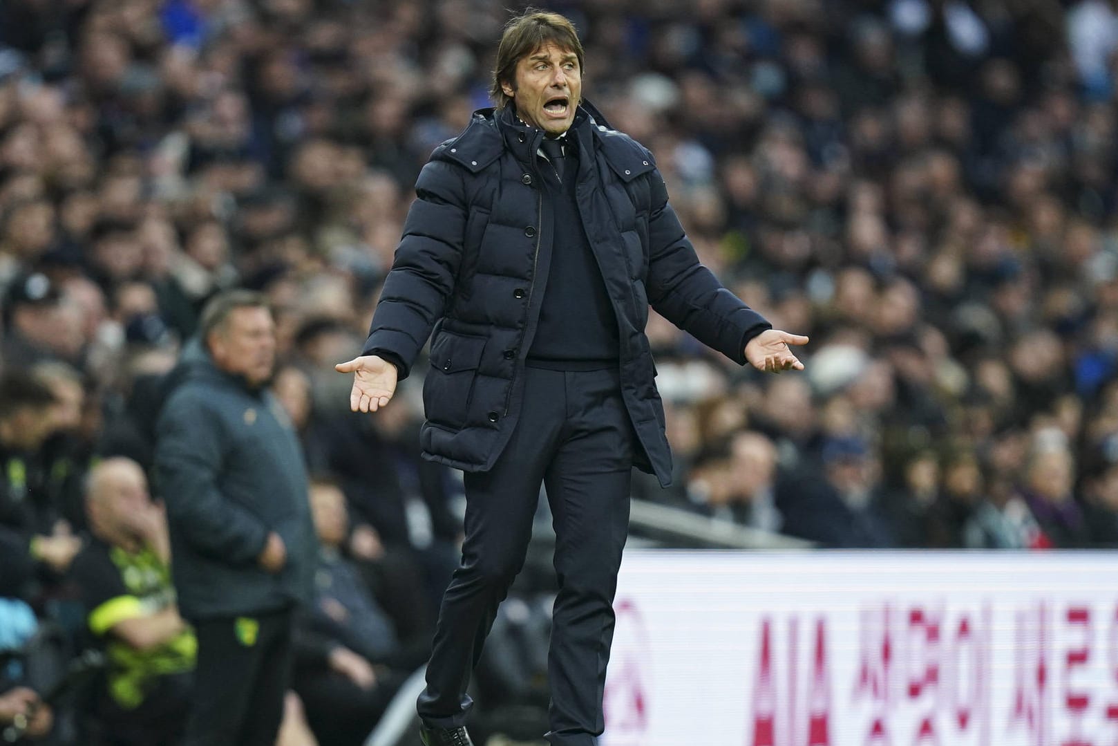 Antonio Conte: Der Trainer der Tottenham Hotspur zeigt sich besorgt nach den zahlreichen Corona-Fällen bei den Londonern.