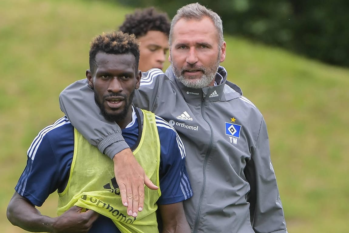 HSV-Trainer Tim Walter will auch weiterhin auf Stürmer Bakery Jatta setzen (v.r.).