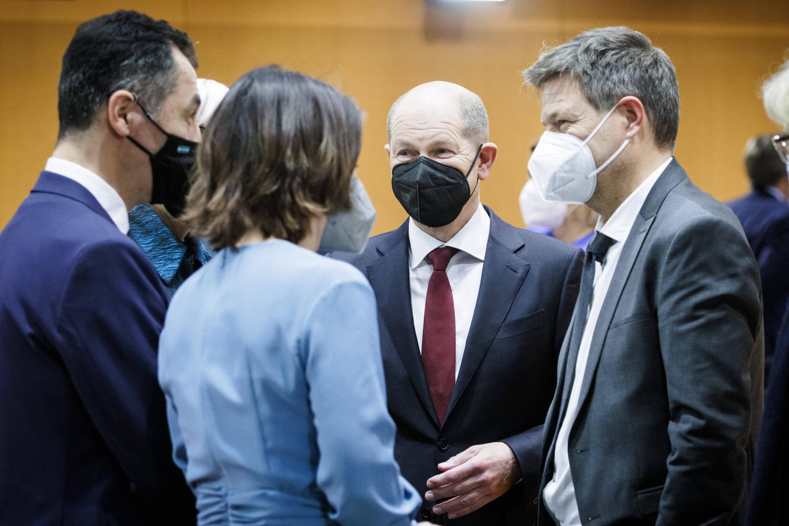 Kanzler Olaf Scholz (M.) mit den Ministern Cem Özdemir (v. l.), Annalena Baerbock und Robert Habeck: Nicht alle haben Regierungserfahrung.