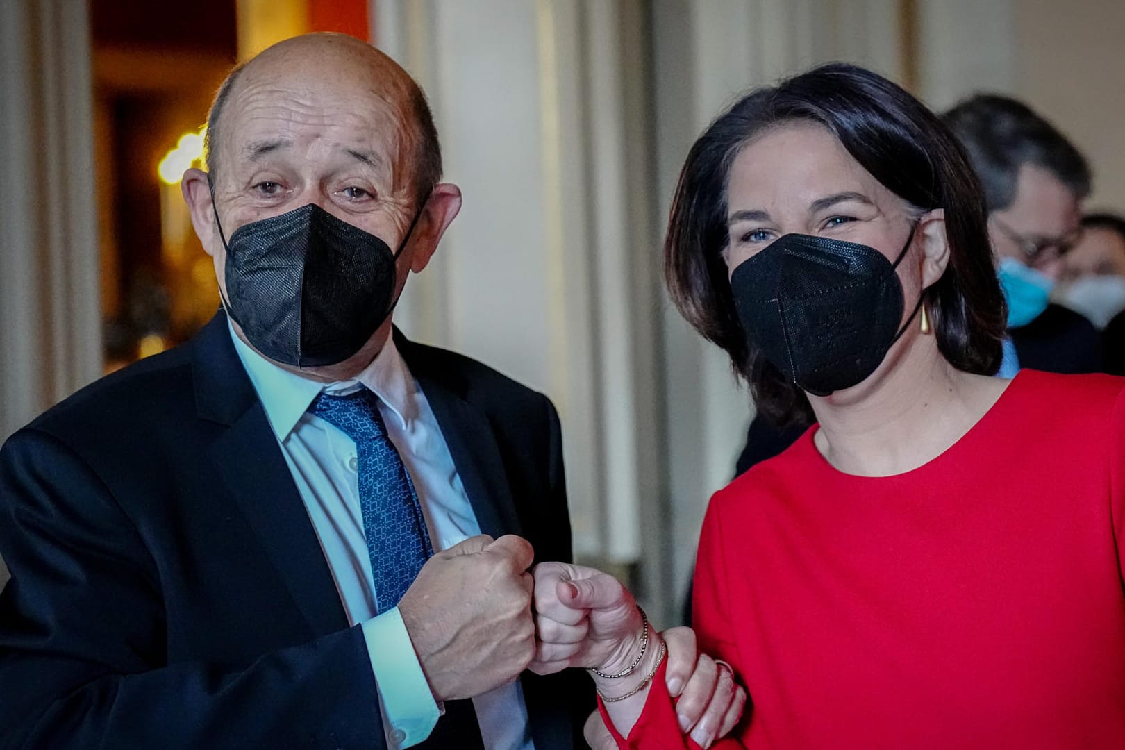 Annalena Baerbock und Jean-Yves Le Drian: Die Politikerin bleibt bei der Ablehnung der französischen Pläne zur Einstufung von Atomkraft als "grüner" Energie.