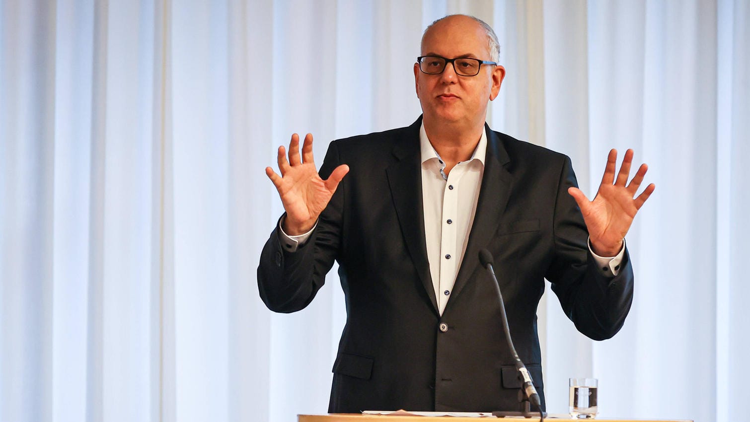 Andreas Bovenschulte, Bürgermeister der Freien Hansestadt Bremen (Archivbild): Er geht davon aus, dass durch einen Lockdown kein Impfanreiz mehr bestehe. Andreas Bovenschulte, Bürgermeister der Freien Hansestadt Bremen (Archivbild): Er geht davon aus, dass durch einen Lockdown kein Impfanreiz mehr bestehe.