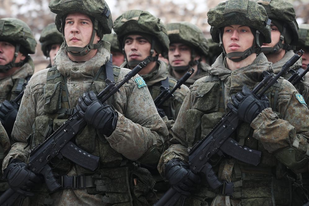 Russische Soldaten: Zuletzt kam es vermehrt zu Truppenbewegung im Grenzgebiet zur Ukraine. (Symbolfoto)