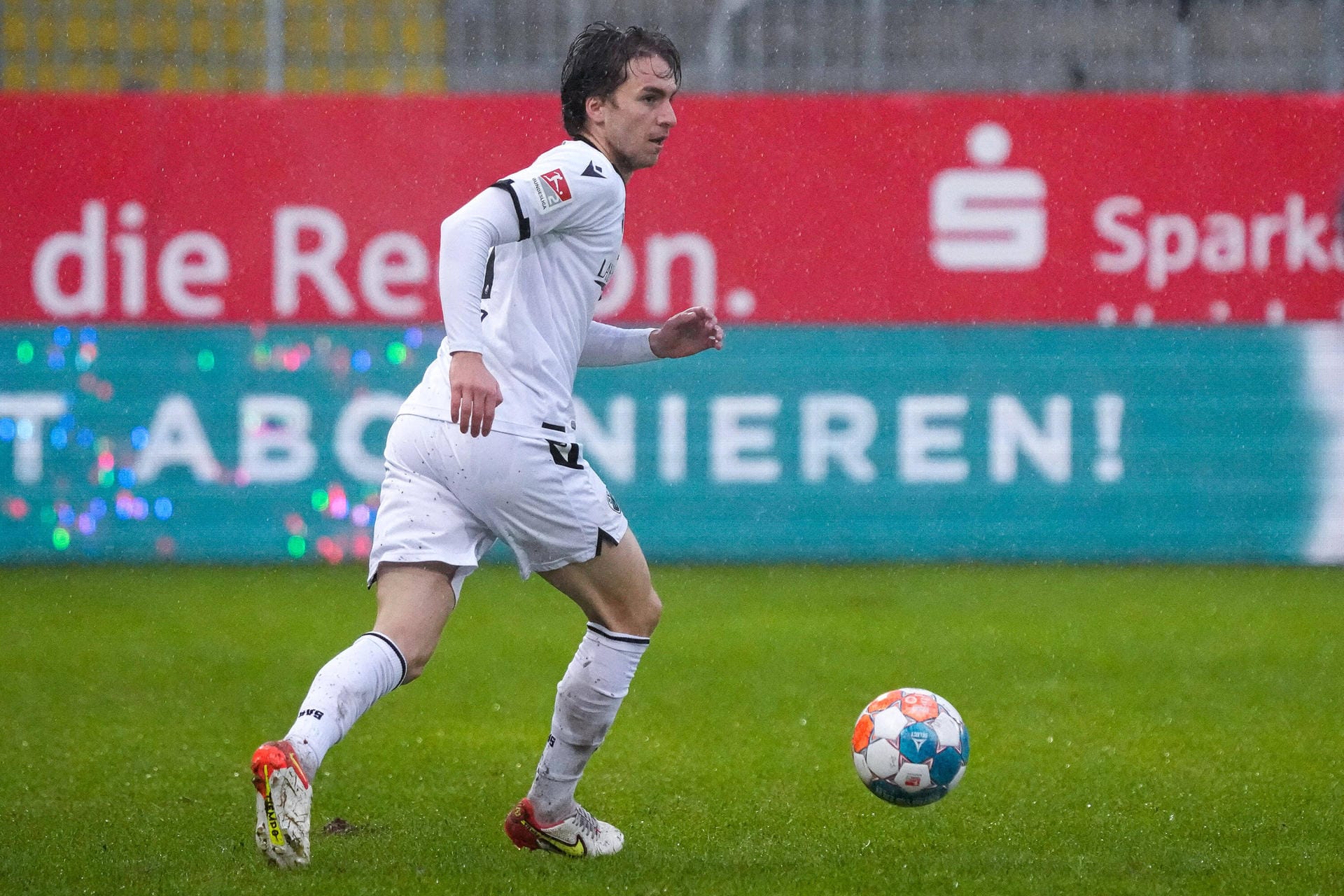 Eine noch längere Pause hat auch Gianluca Gaudino hinter sich. Der ehemalige Bayern-Spieler machte drei Monate lang kein Spiel, kehrte am vergangenen Wochenende gegen Paderborn erstmals zurück in den Kader, spielte drei Minuten.