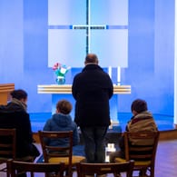 Gedenkveranstaltung in einer evangelischen Kirche im Ortsteil Senzig: Anwohner und Freunde können bei der Veranstaltung zusammenkommen.