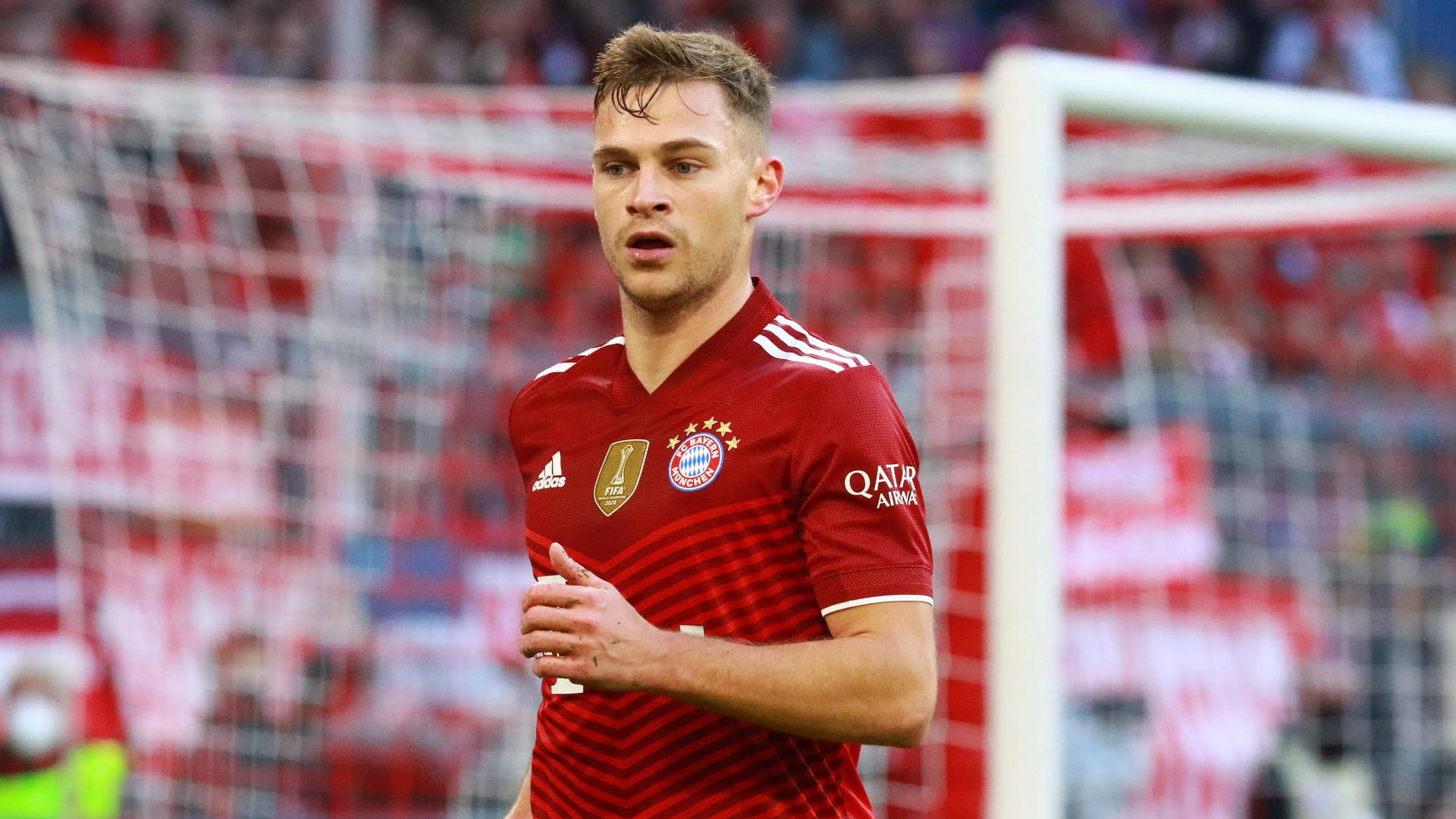 Joshua Kimmich spielt seit 2015 für den FC Bayern und wurde mit dem Klubs sechsmal Deutscher Meister.