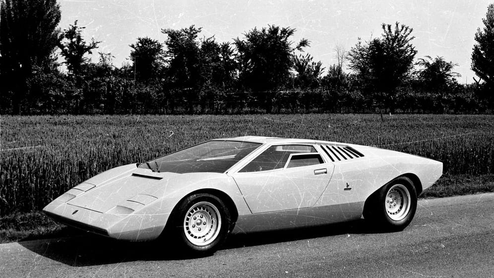 Flache Flunder: Der kaum mehr als einen Meter hohe Lamborghini Countach begründete die Ära der Supersportwagen.