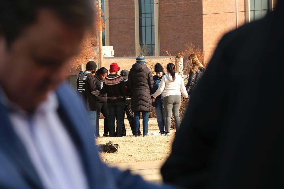 Menschen beten nach Bekanntgabe der Hinrichtung: Stouffer war der zweite Verurteilte, der dieses Jahr in Oklahoma die Todesstrafe erhalten hat.