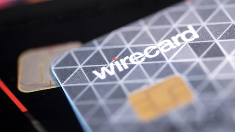 Bankkarte von Wirecard (Symbolbild): Nach Bekanntwerden des Bilanzskandals war die Wirecard-Aktie auf knapp null Euro abgestürzt.