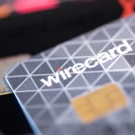 Bankkarte von Wirecard (Symbolbild): Nach Bekanntwerden des Bilanzskandals war die Wirecard-Aktie auf knapp null Euro abgestürzt.