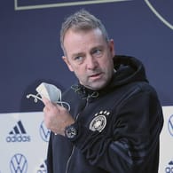 Hansi Flick: Noch ist unklar, ob der Bundestrainer Mats Hummels zur WM mitnimmt.