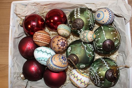 Normalerweise gehören die ursprünglichen sorbischen Muster auf die Osterklassiker aus der Lausitz.