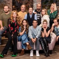 Der Cast der dritten Staffel von "LOL": Zuletzt stand Mirco Nontschew (unten links) für dieses Format vor der Kamera.