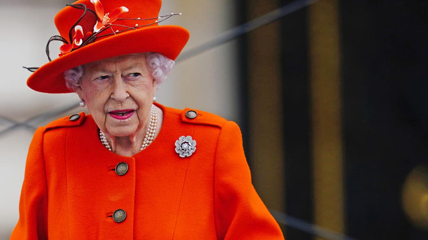 Queen Elizabeth II.: Die britische Presse berichtet von den Weihnachtsplänen der Monarchin.