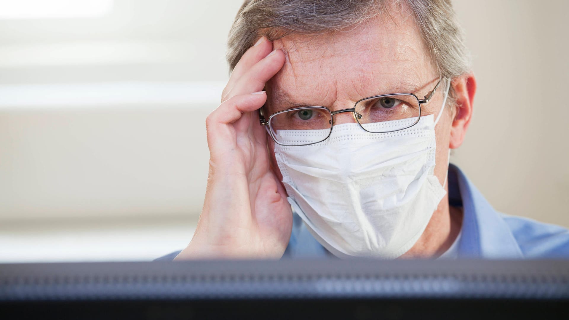 Studien: Dresdner Forscher haben herausgefunden, dass das Coronavirus auch menschliche Stressorgane attackiert. (Symbolfoto)