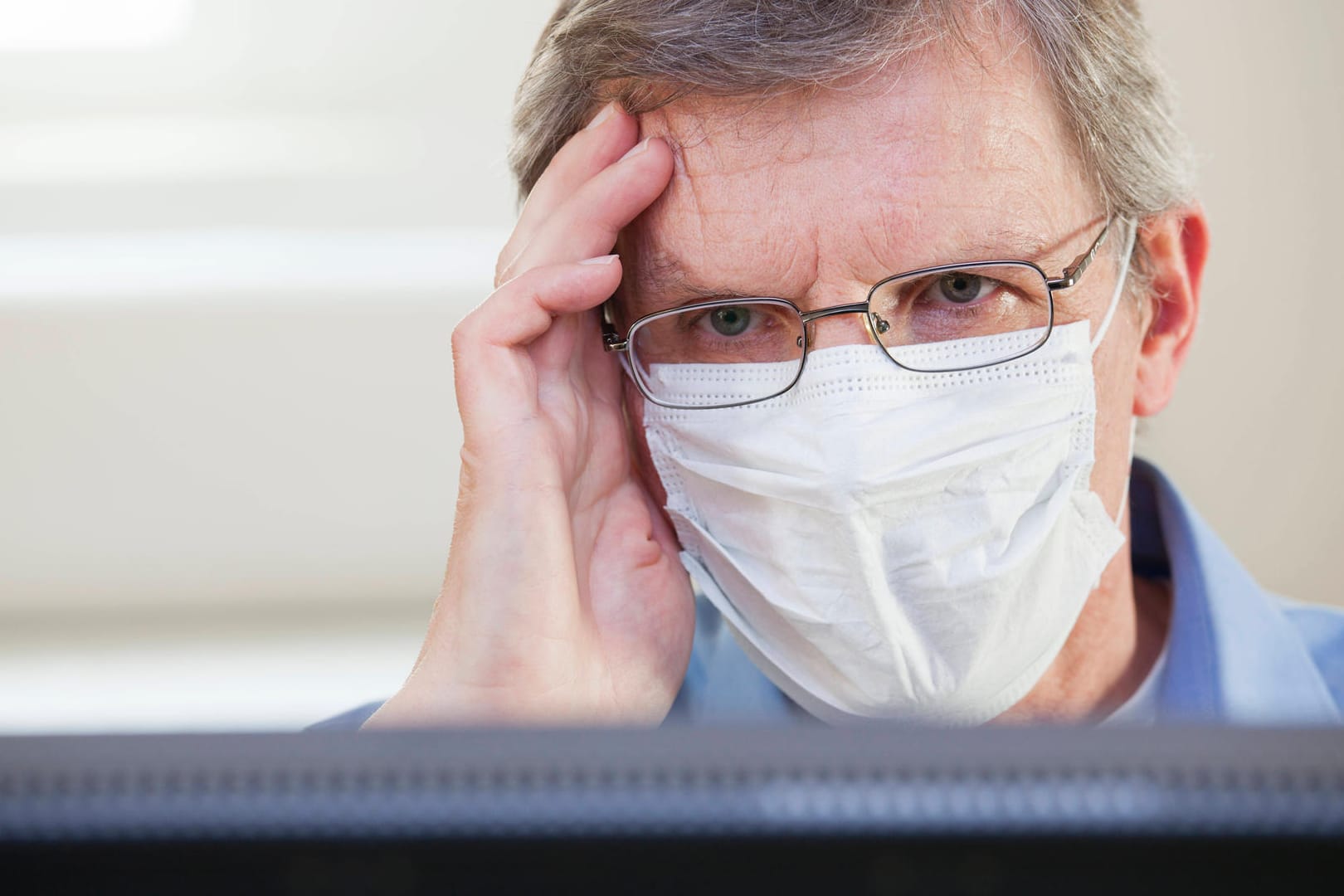 Studien: Dresdner Forscher haben herausgefunden, dass das Coronavirus auch menschliche Stressorgane attackiert. (Symbolfoto)