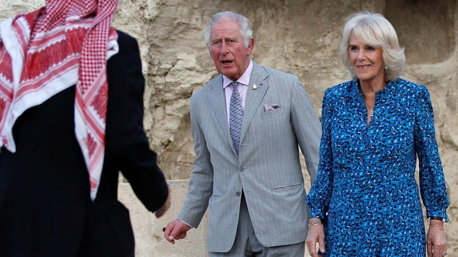 Charles und Camilla: Das Paar hat seine Weihnachtskarten fertig und siehe da – das Motiv überrascht in diesem Jahr. Charles und Camilla: Das Paar hat seine Weihnachtskarten fertig und siehe da – das Motiv überrascht in diesem Jahr.