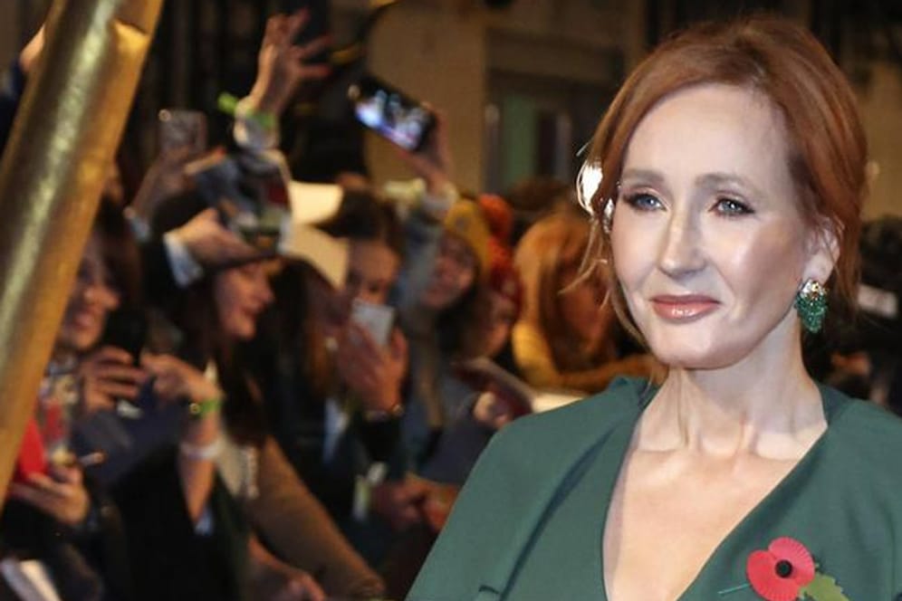 J.K. Rowling: Mit einer neuen Geschichte liefert auch die "Harry Potter"-Bestsellerin möglichen Stoff für die diesjährigen Weihnachtsgeschenke.